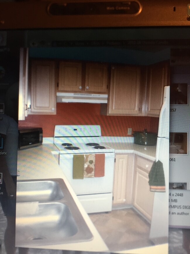 Kitchen - 1920 Summer Club Dr. Unit #204