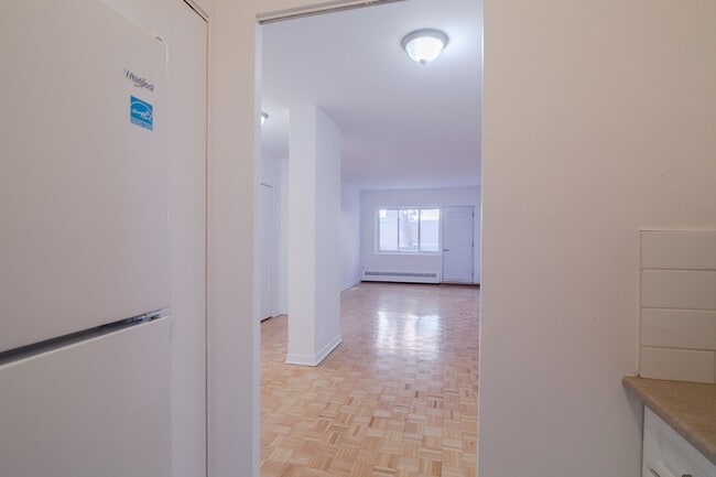 Photo - 2400 Av. Van Horne Unité 201