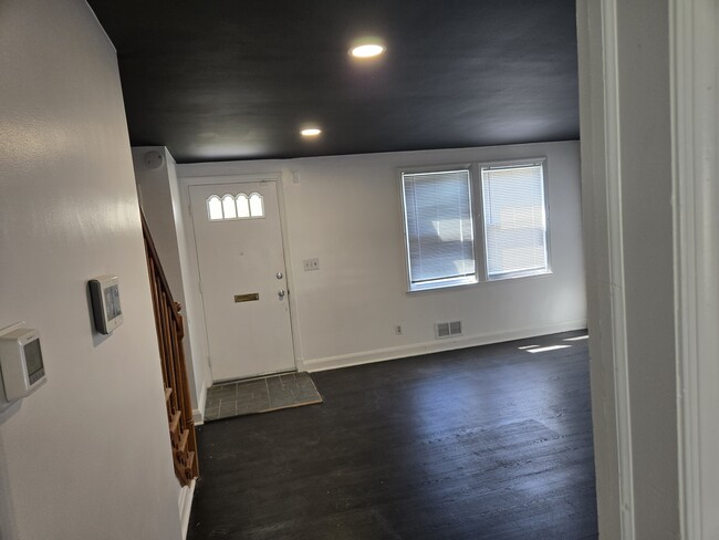 Building Photo - 3518 Elmora Ave Rental