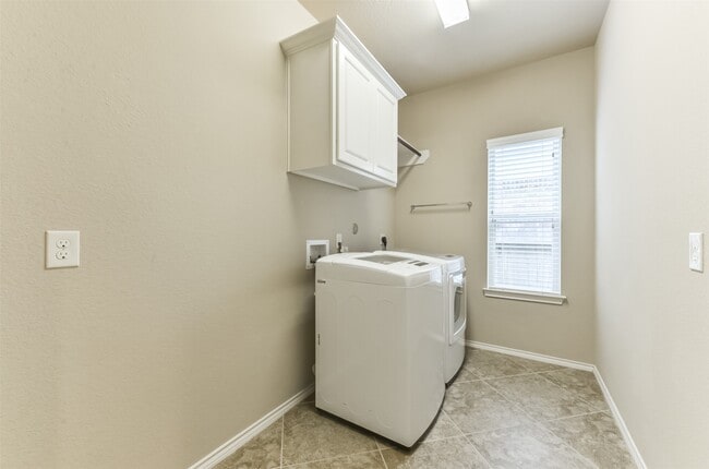 Photo - 248 Clementine Ct