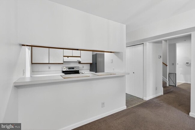 Photo - 4950 Columbia Rd Unit 3