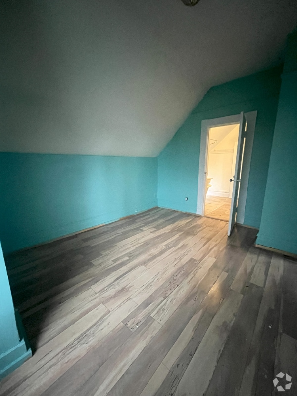 Building Photo - 3814 NE 6th Ave Rental