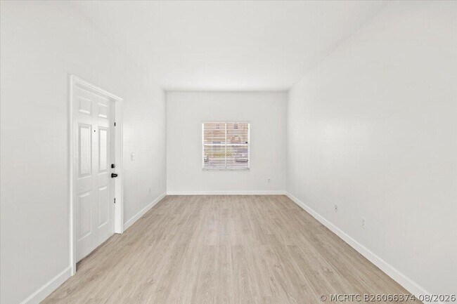 Photo - 4962 Leeward Ln