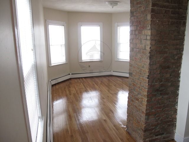 Photo - 66 Morton Ave Unidad 3