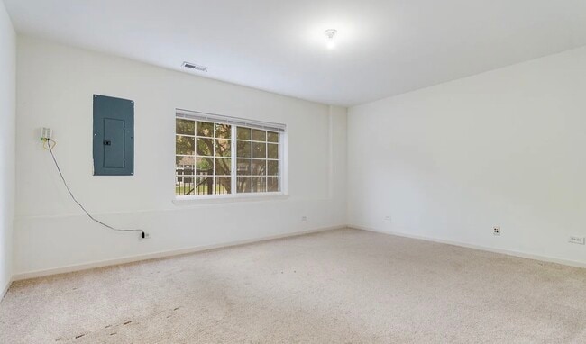 415 Front St
