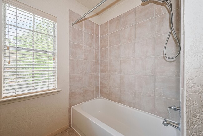 Photo - 3614 Bee Bayou Ln
