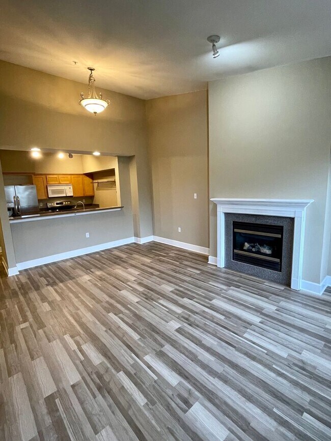 251 W Bakerview Rd Unit 405
