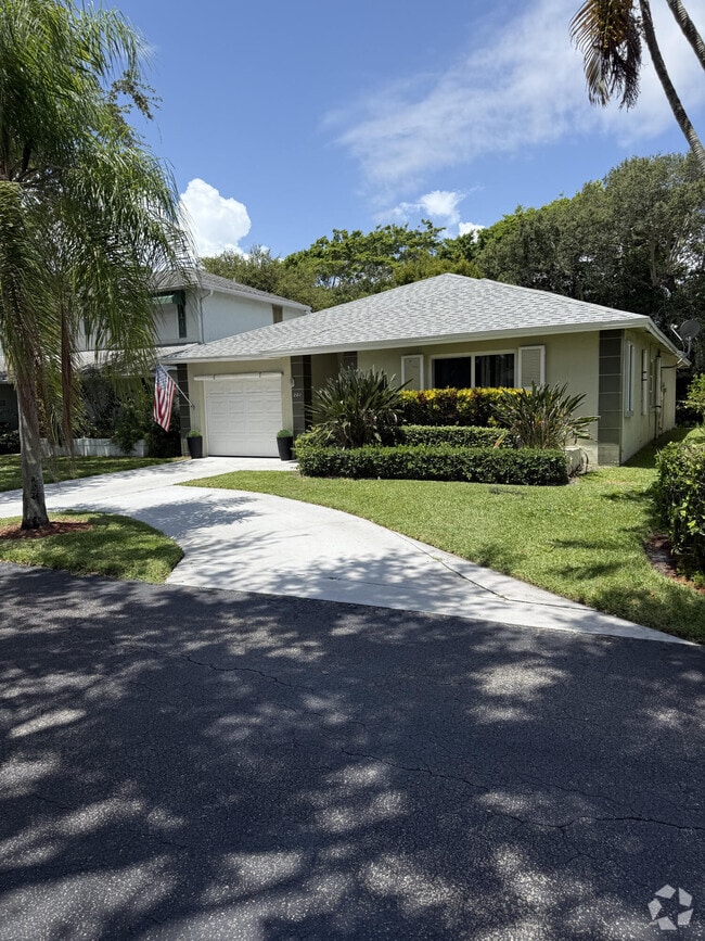 Building Photo - 201 Del Rio Blvd Rental