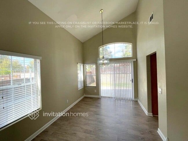 Photo - 22790 Downing St