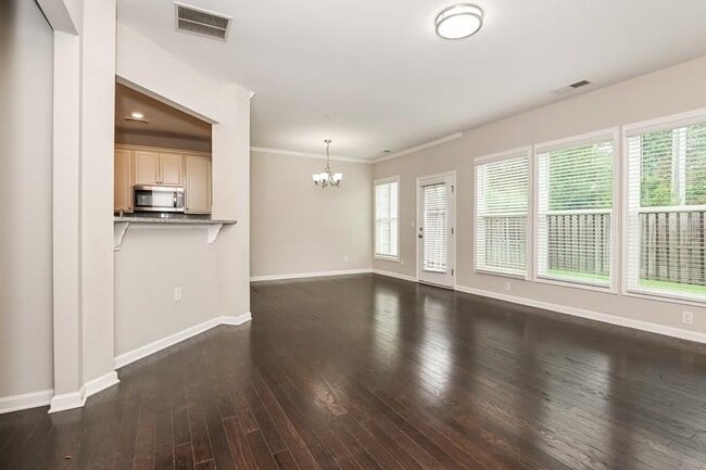 Photo - 1216 Foxcroft Ln