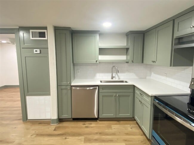 Building Photo - 2305 55th St Unit 1