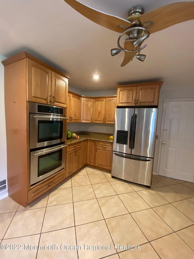 Photo - 490 W Park Ave