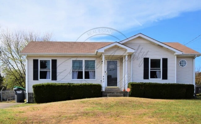Building Photo - ON SPECIAL! THIS PROPERTY HAS A 1/2 OFF TH... Rental