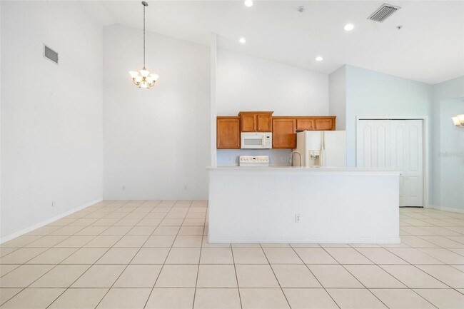 Photo - 905 Fairwaycove Ln Unit 203