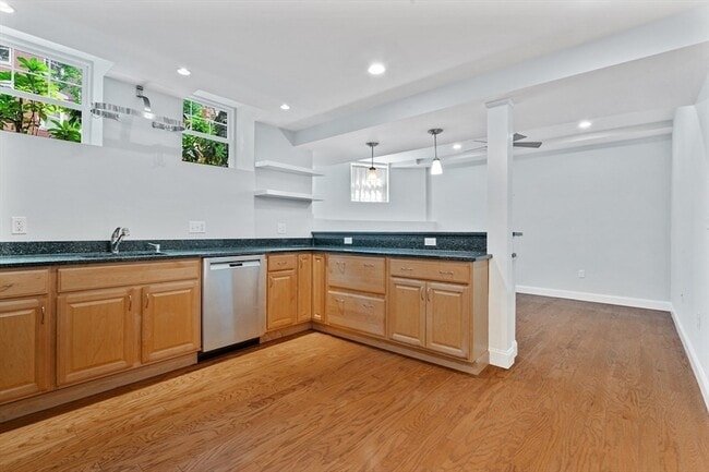 Photo - 15 Strathmore Rd Apartment