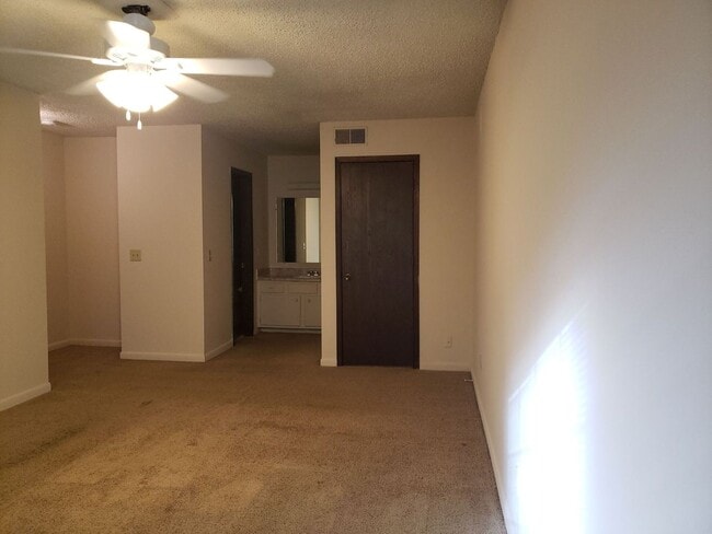 Photo - 1 Bedroom, 1.5 Bath Townhouse Unit 291G