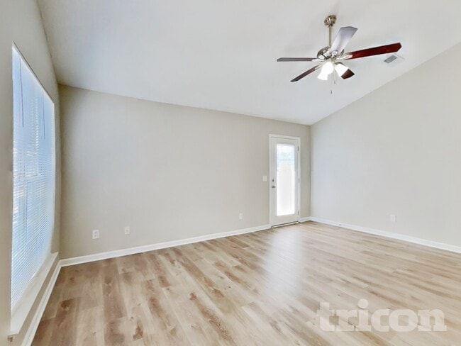 Photo - 257 Double Eagle Cir