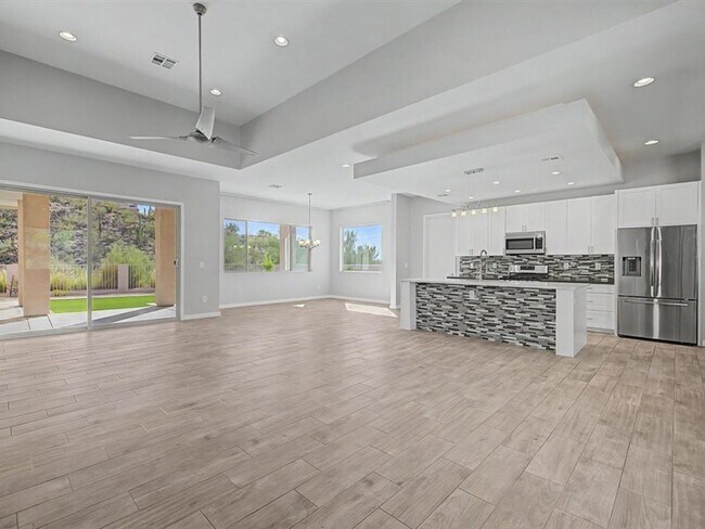 Photo - Desert Luxury Living in a Gated Community with Stunning Mountain Views!