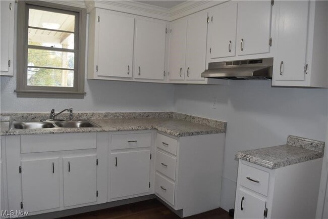 Photo - 205 McFadden St