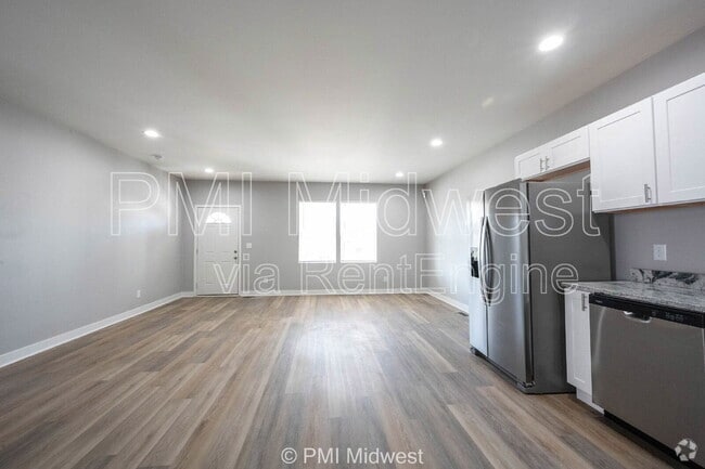 Building Photo - 1817 Montcalm St Rental