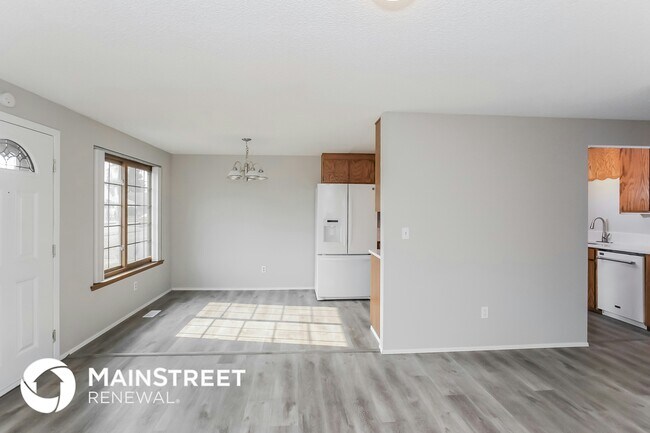 Photo - 6212 S Junett St