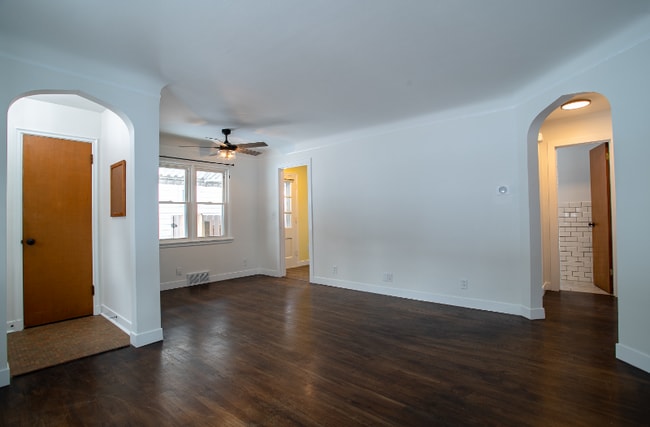 Photo - 4814 Erskine St