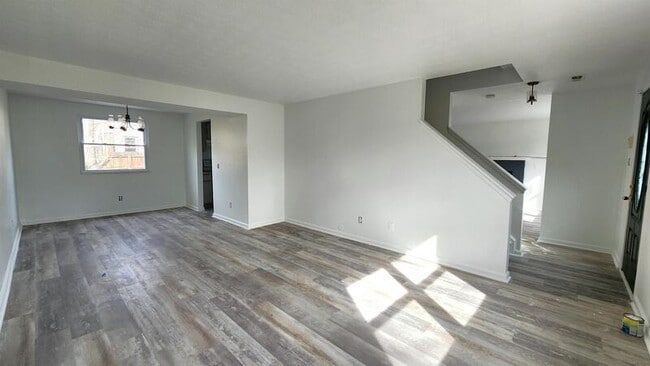 Photo - 259 Windsor Castle Dr