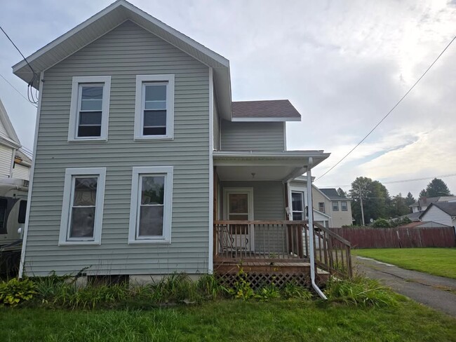 Building Photo - 906 N Main St Unit 906