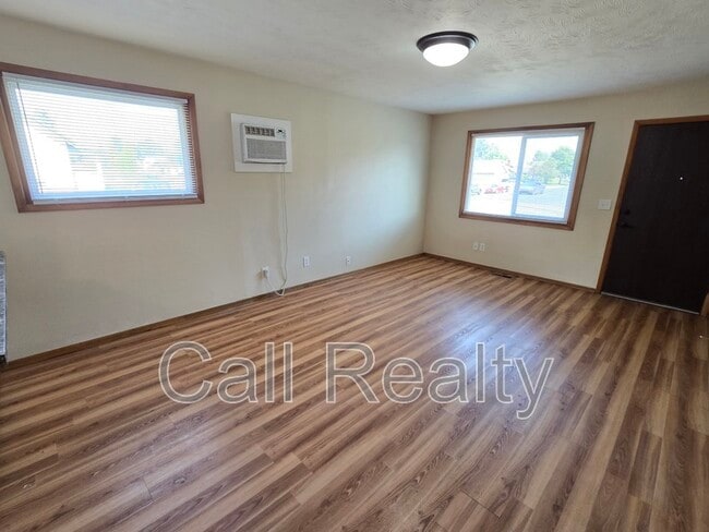 Building Photo - 5227 N Crestline St Rental