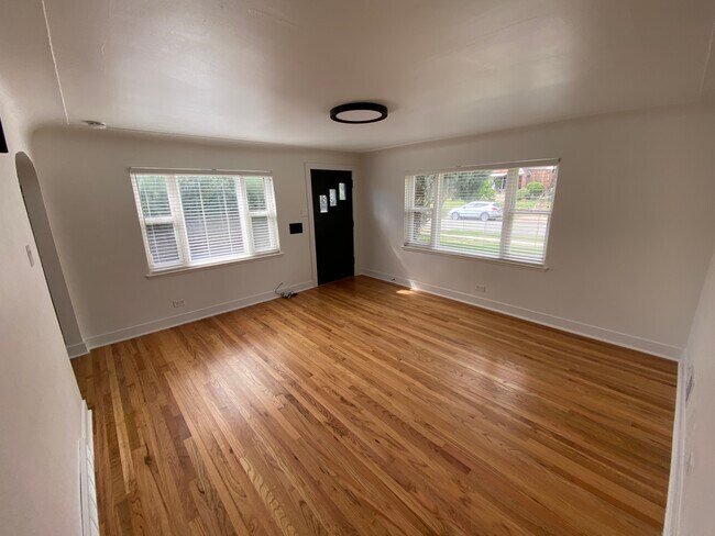 Living Room - 2212 Perry St Unit 2212