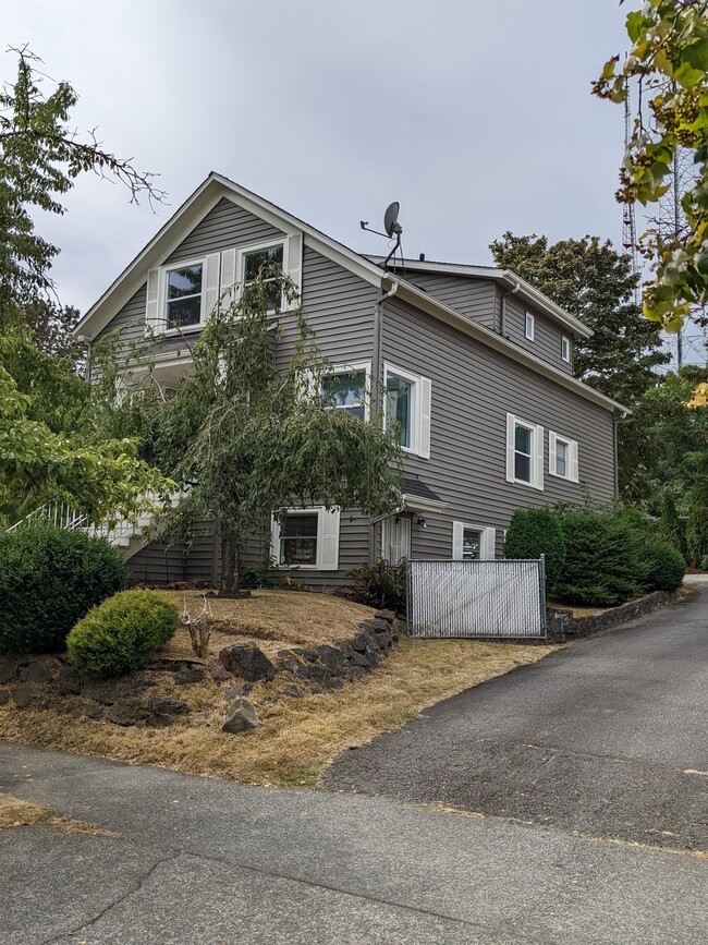 Photo - 1631 21st Ave