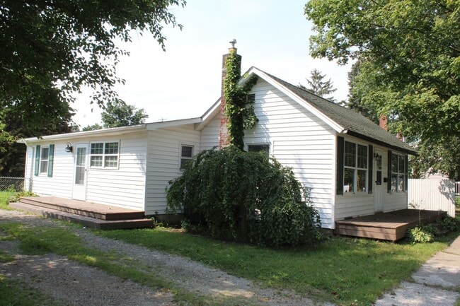 Photo - Available Now! Swartz Creek Schools!