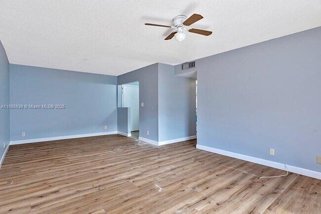 Photo - 501 SE 8th St Unit 205