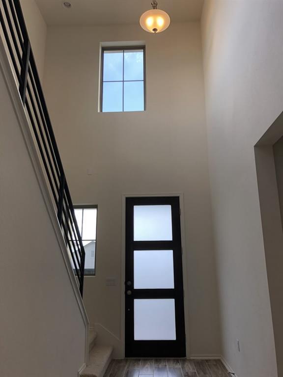 Photo - 1910 Crimson Rosella Trl