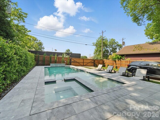 708 Cross Trl Dr
