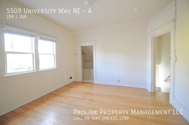 Photo - 5509 University Wy NE Unit A