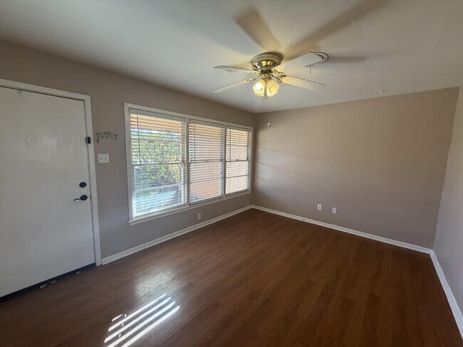 Photo - 2 Bed 2 bath House Located Near Medical District!
