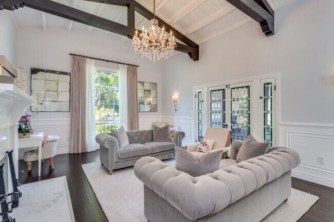 4380 Beulah Dr