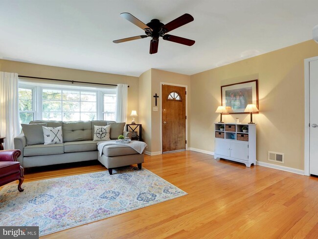 Photo - 2115 Lynn Ave