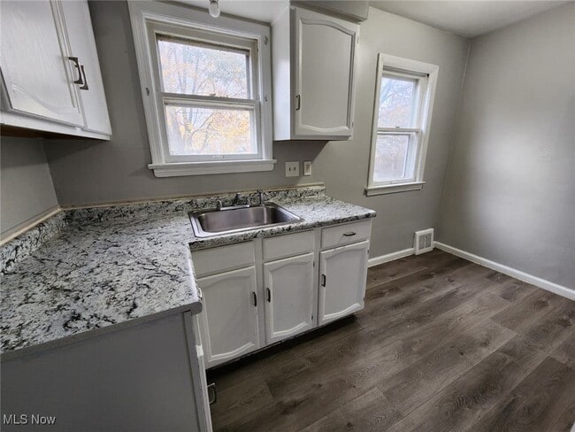 Photo - 21170 Fuller Ave