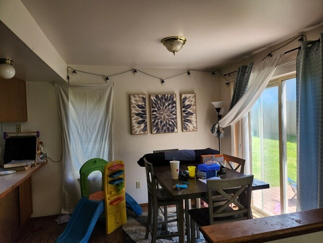 Photo - 2232-2234 Yew St Unit 2234