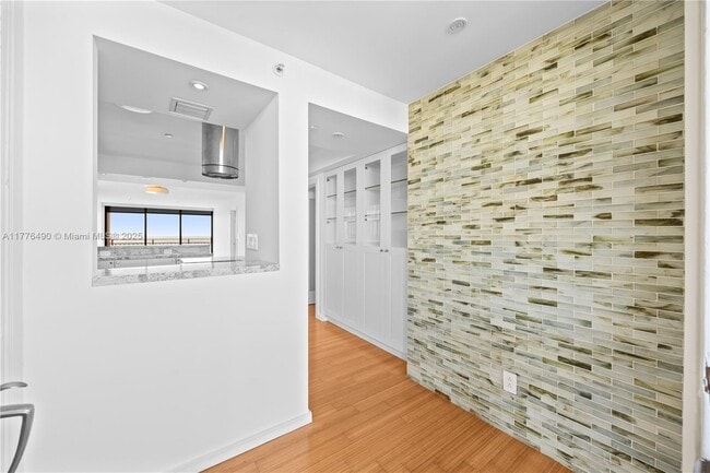 Photo - 1632 S Bayshore Ct