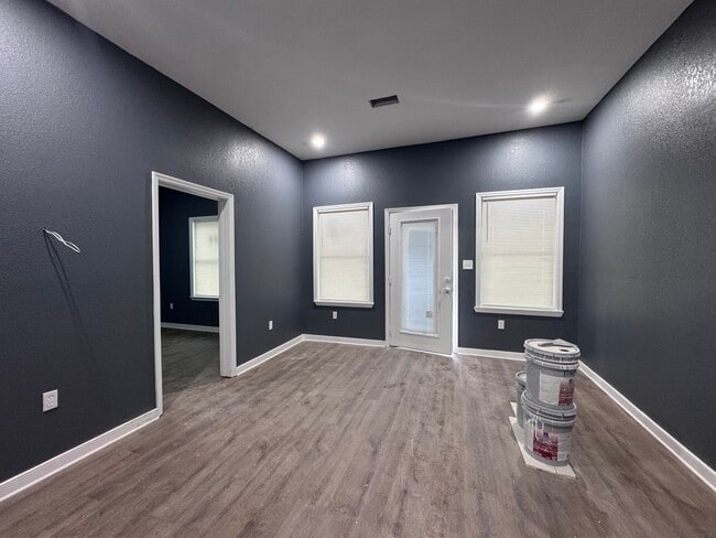 Photo - 1519 W 46th St