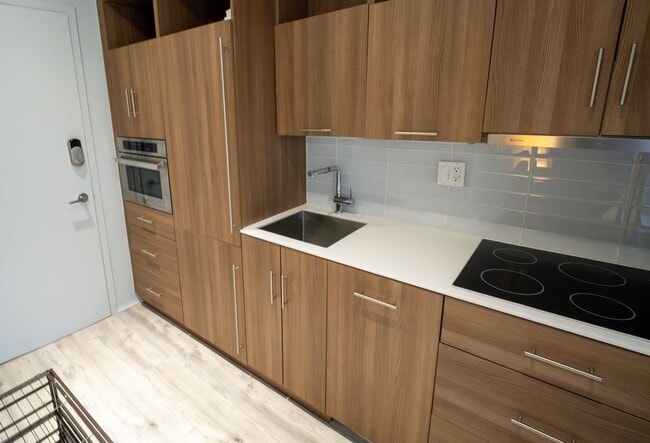 Building Photo - Modern Studio in Adams Morgan Rental