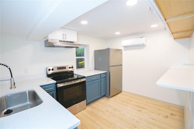 535 14th Ave S Unit 4