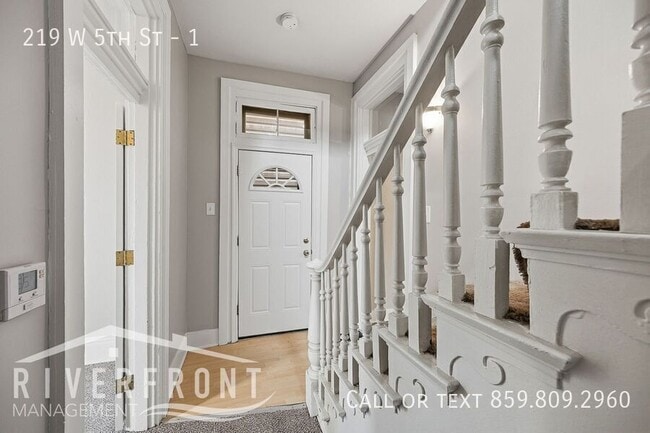 Photo - 219 W 5th St Unit 1