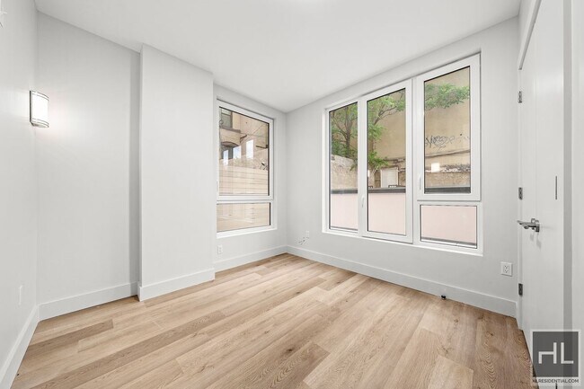 Photo - BRUCKNER BOULEVARD Unit 213