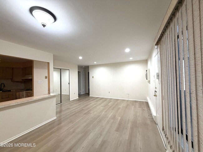 Photo - 111 Amberly Dr