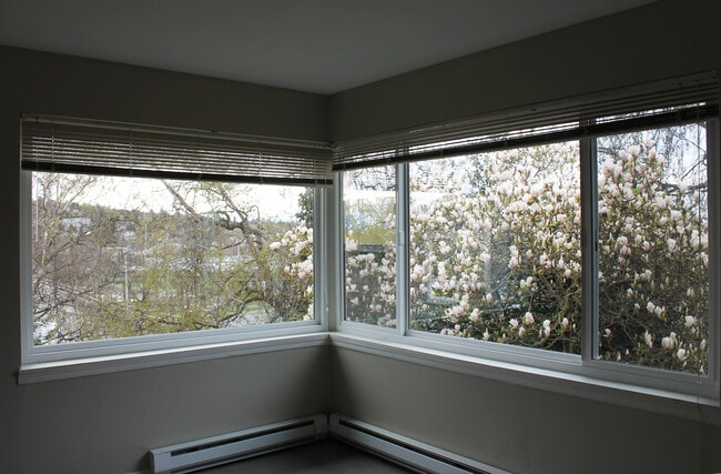 Photo - 3627 14th Ave W