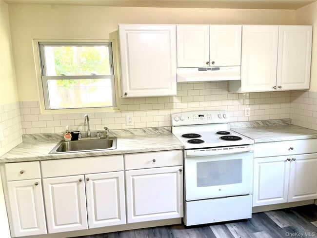 Photo - 134 Longfellow Dr